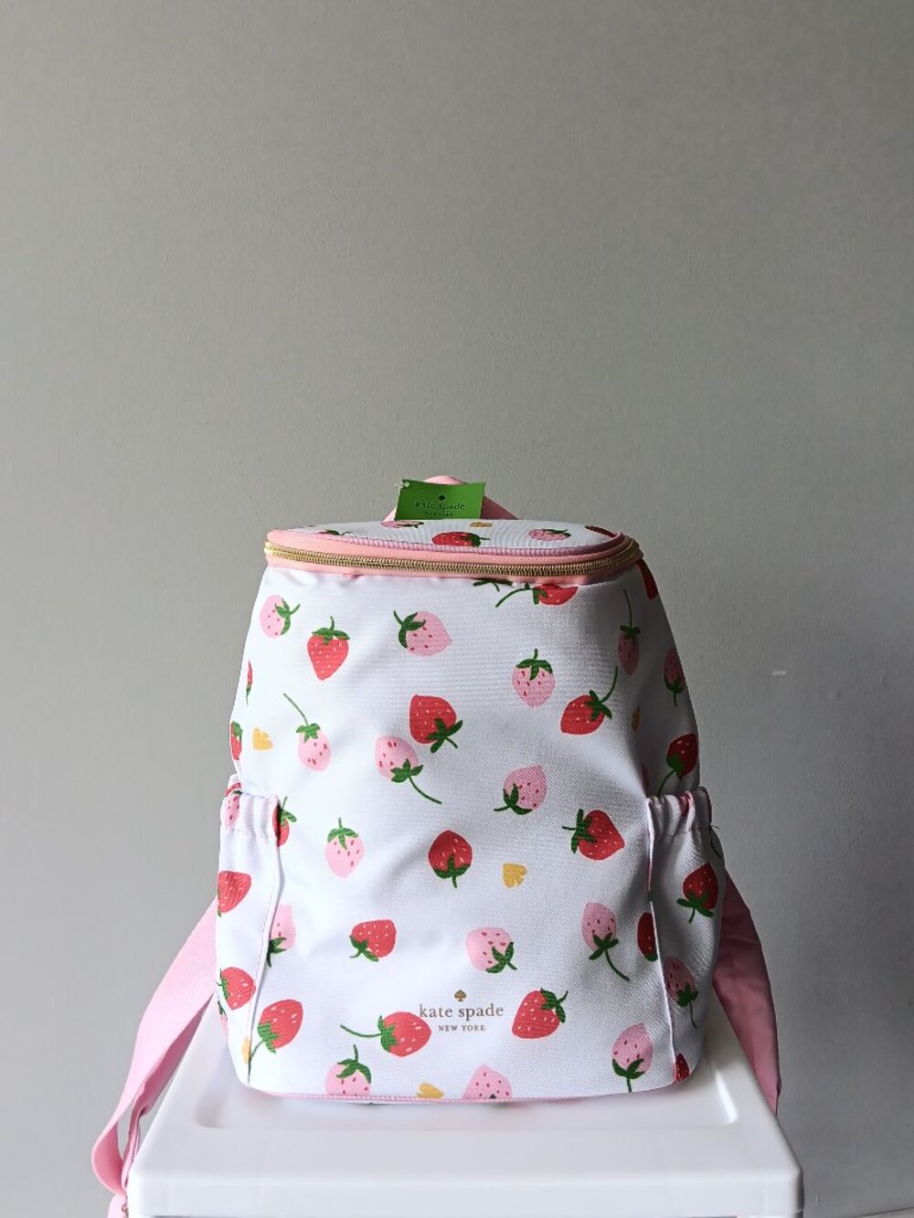 Kate Spade Cooler Backpack Strawberries White Pink Green Straps Insulated NEW - Picture 1 of 13